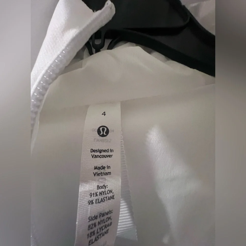 Lululemon Athletica Snow White Ski Jacket - Picture 2 of 13